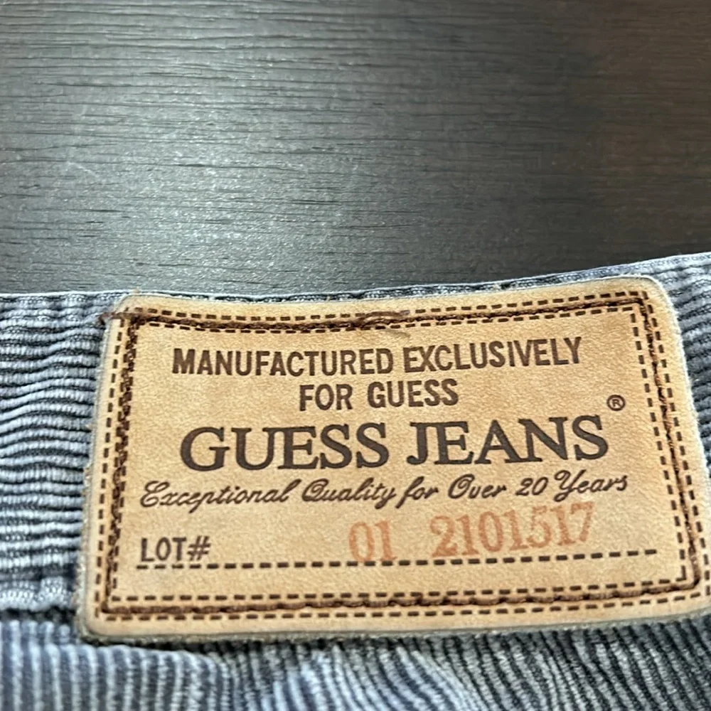 Guess men’s 33 x 30 corduroy wide bottom pants - Picture 4 of 4